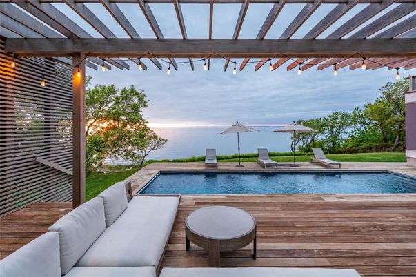 Exterior, Pool, Water