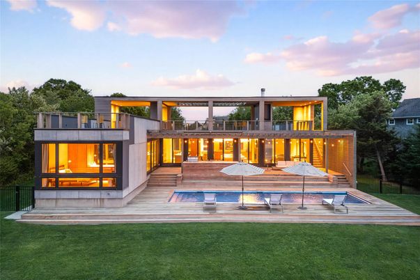 Backyard, Exterior, Facade, Modern