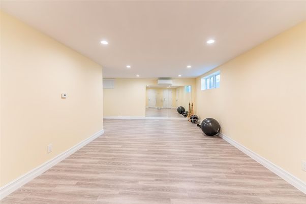 Fitness Equipment, Interior, Recessed Lighting, Wood Texture Flooring