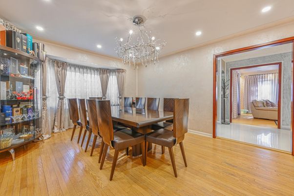 Chandelier, Dining room, Interior, Recessed Lighting, Wood Texture Flooring