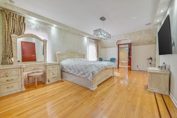 Bedroom, Interior, Pendant Lights, Recessed Lighting, Wood Texture Flooring