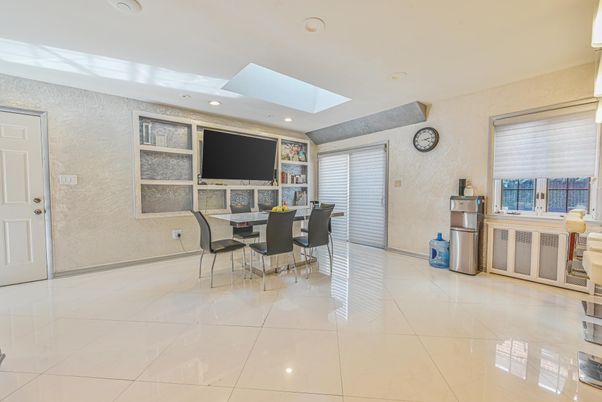 Dining room, Interior, Recessed Lighting