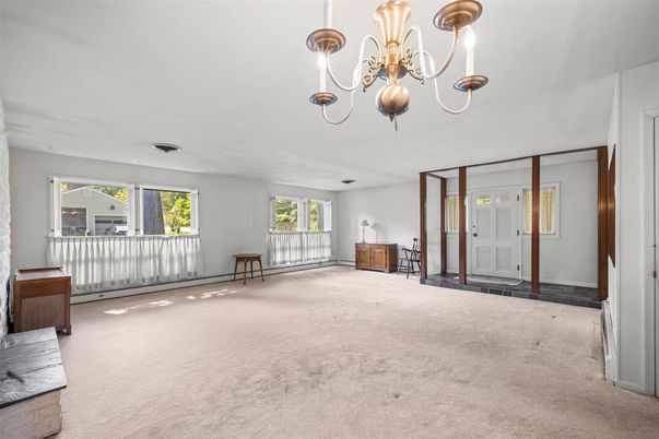 Chandelier, Interior