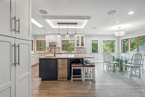Dining room, Interior, Kitchen, Pendant Lights, Recessed Lighting, Wood Texture Flooring