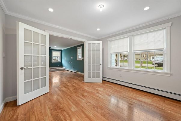 Empty room, Interior, Recessed Lighting, Wood Texture Flooring