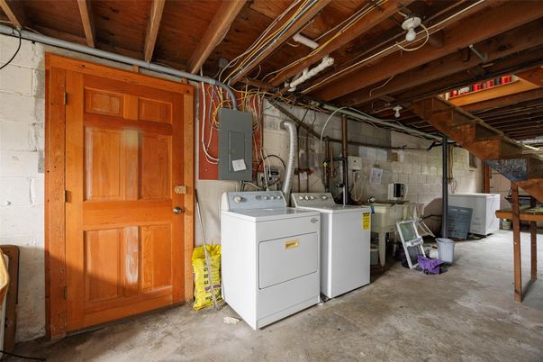 Interior, Washer, Wooden Beams, Wooden Ceilings