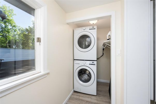 Interior, Utility Closets, Washer, Wood Texture Flooring