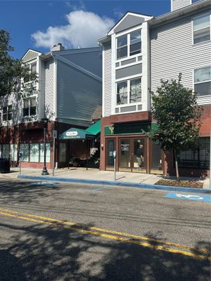 Exterior, Facade, Rowhouse