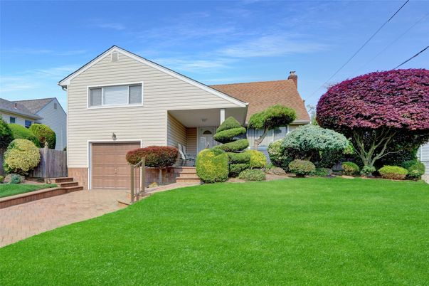 Attached, Backyard, Exterior, Facade, Split Level