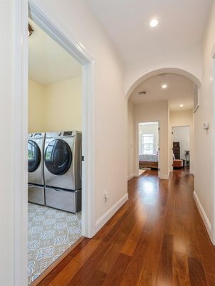 Interior, Recessed Lighting, Washer, Wood Texture Flooring