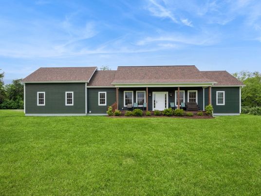 Backyard, Exterior, Facade, Cape Cod