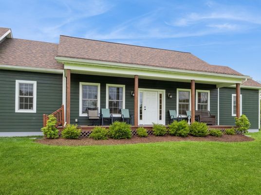 Exterior, Facade, Cape Cod