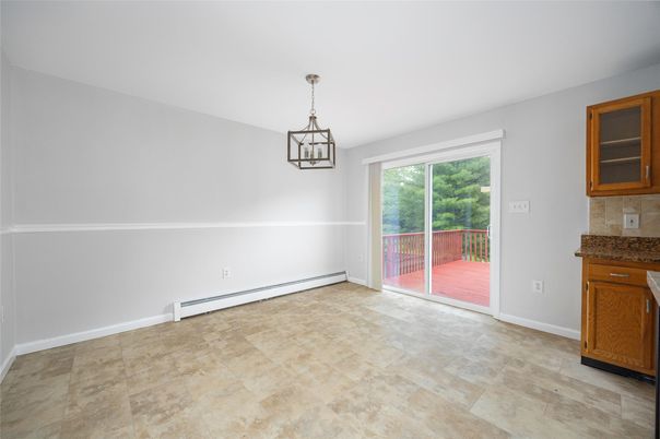 Empty room, Interior, Pendant Lights