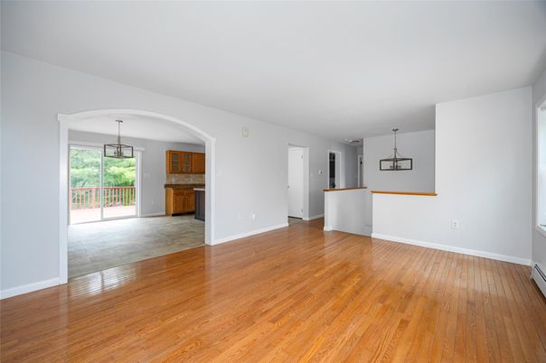 Empty room, Interior, Pendant Lights, Wood Texture Flooring