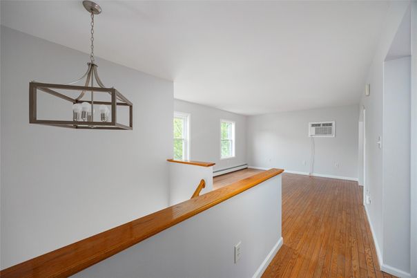 Interior, Pendant Lights, Wood Texture Flooring