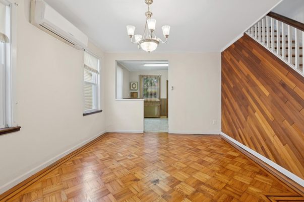 Chandelier, Empty room, Interior, Wood Texture Flooring