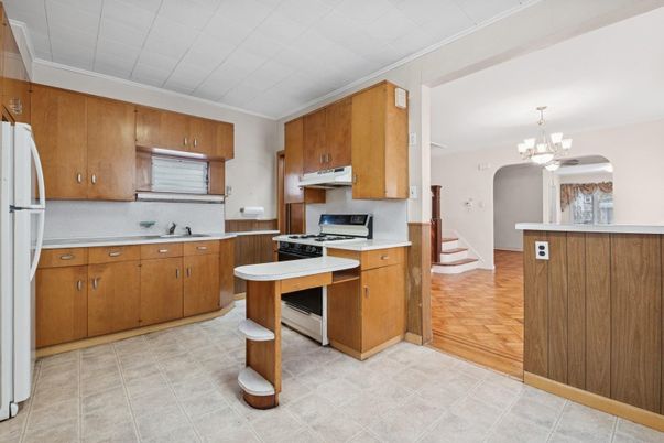 Chandelier, Interior, Kitchen, Wood Texture Flooring