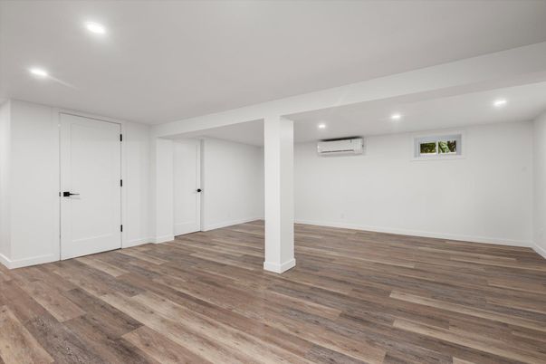 Empty room, Interior, Recessed Lighting, Wood Texture Flooring