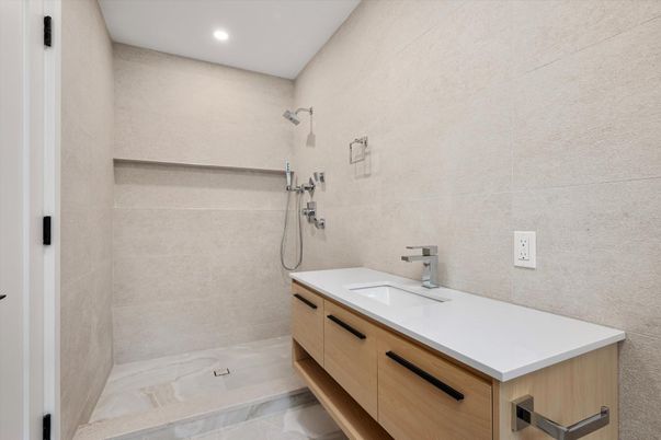 Bathroom, Interior, Recessed Lighting