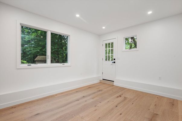Empty room, Interior, Recessed Lighting, Wood Texture Flooring