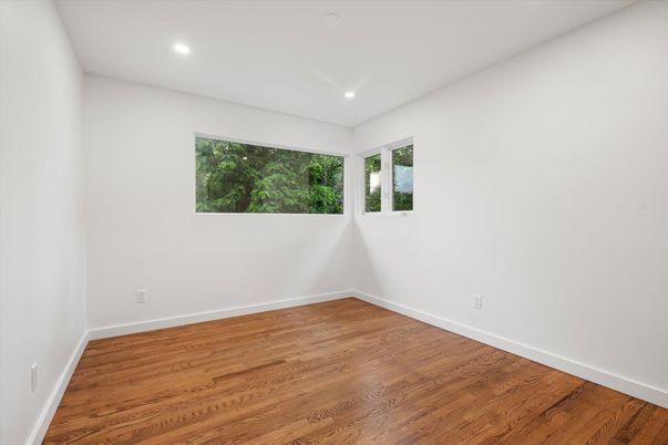 Empty room, Interior, Recessed Lighting, Wood Texture Flooring