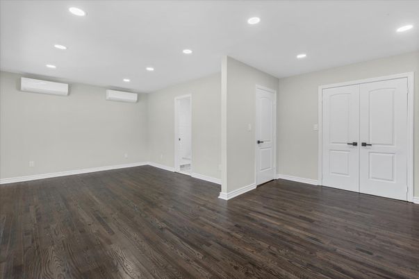 Empty room, Interior, Recessed Lighting, Wood Texture Flooring