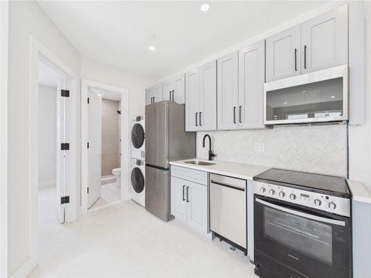 Interior, Kitchen, Recessed Lighting, Stainless Steel Appliances, Washer