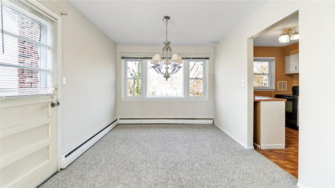 Chandelier, Empty room, Interior, Pendant Lights