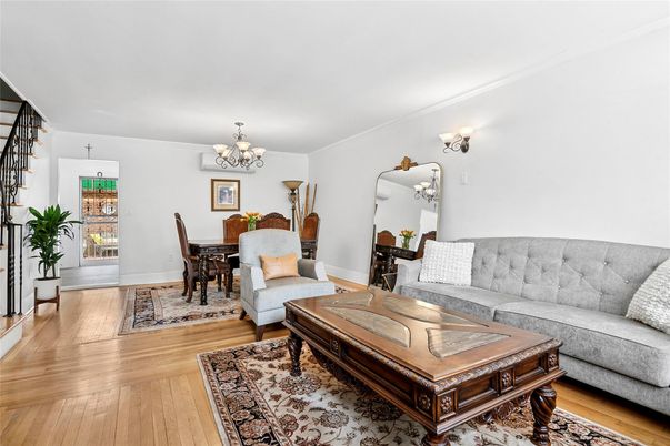 Chandelier, Dining room, Interior, Living room, Wood Texture Flooring