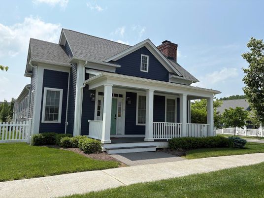 Exterior, Facade, Queen Anne Victorian