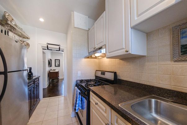 Dining room, Interior, Kitchen, Recessed Lighting, Wood Texture Flooring