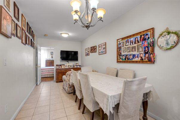 Chandelier, Dining room, Interior