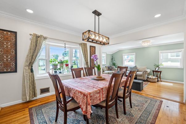 Chandelier, Dining room, Interior, Pendant Lights, Recessed Lighting, Wood Texture Flooring