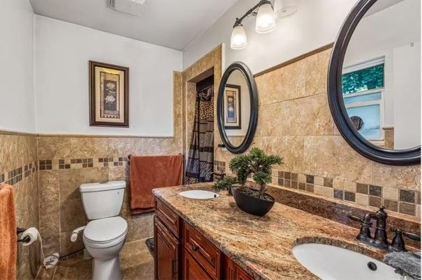 Bathroom, Dual Sink Vanities, Interior