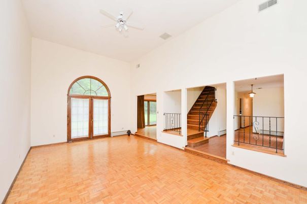 Empty room, Interior, Pendant Lights, Wood Texture Flooring