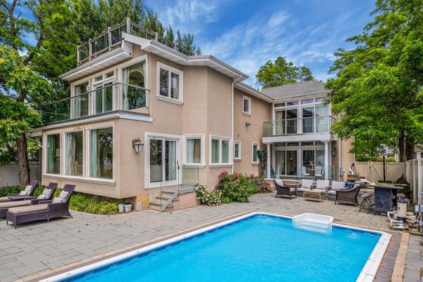 Exterior, Pool