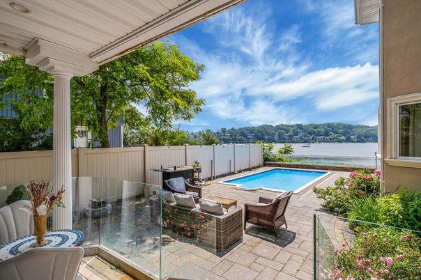 Exterior, Pool, Water