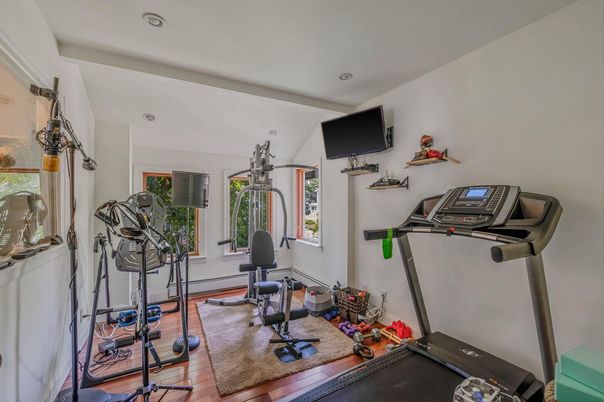 Fitness Equipment, Interior, Recessed Lighting, Wood Texture Flooring