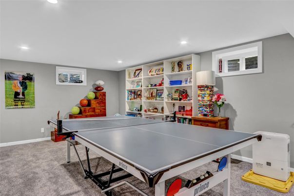 Game Room, Interior, Recessed Lighting