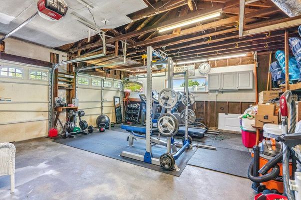 Fitness Equipment, Interior, Wooden Beams