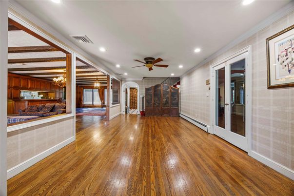 Interior, Recessed Lighting, Wood Texture Flooring
