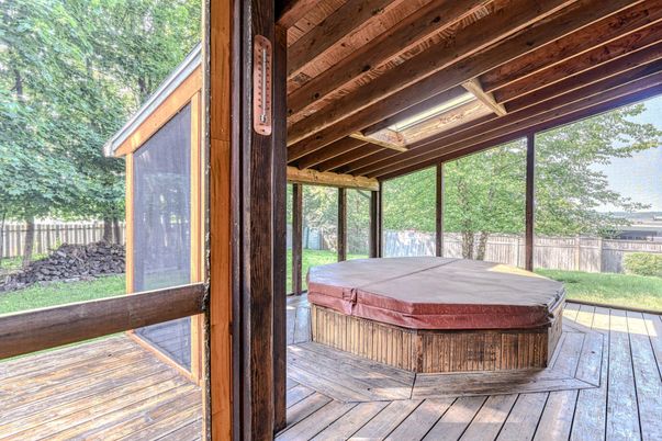 Exterior, Hot Tub
