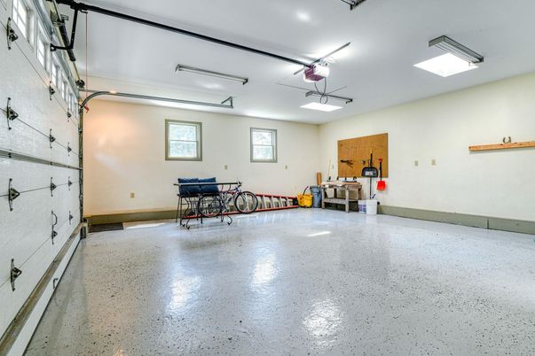Garage, Interior