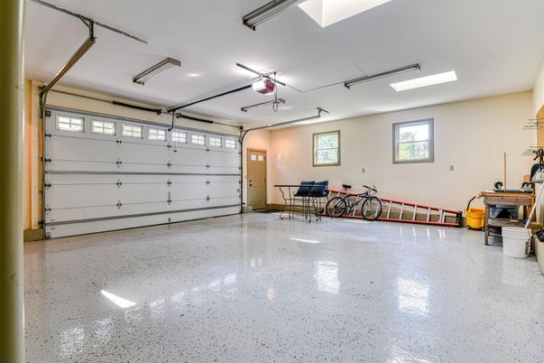 Garage, Interior