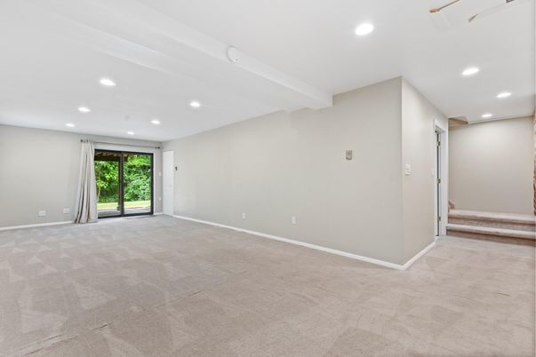 Empty room, Interior, Recessed Lighting