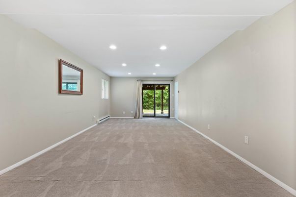 Empty room, Interior, Recessed Lighting