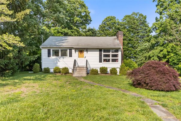 Backyard, Exterior, Facade, Cape Cod