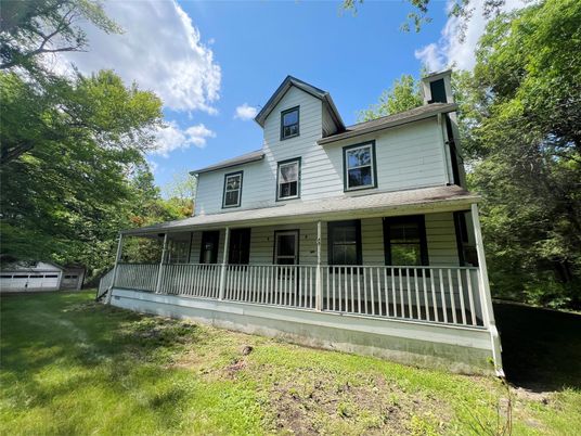Backyard, Exterior, Facade, Queen Anne Victorian