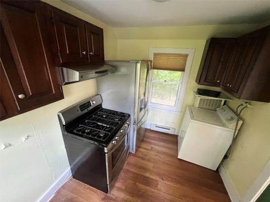 Interior, Kitchen, Washer, Wood Texture Flooring