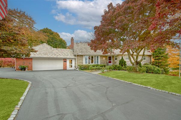 Attached, Exterior, Facade, Cape Cod